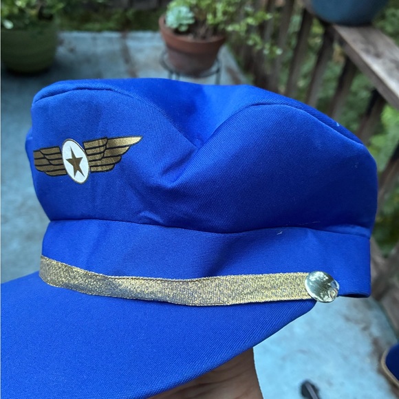 Costumes - Picture 13 of 16